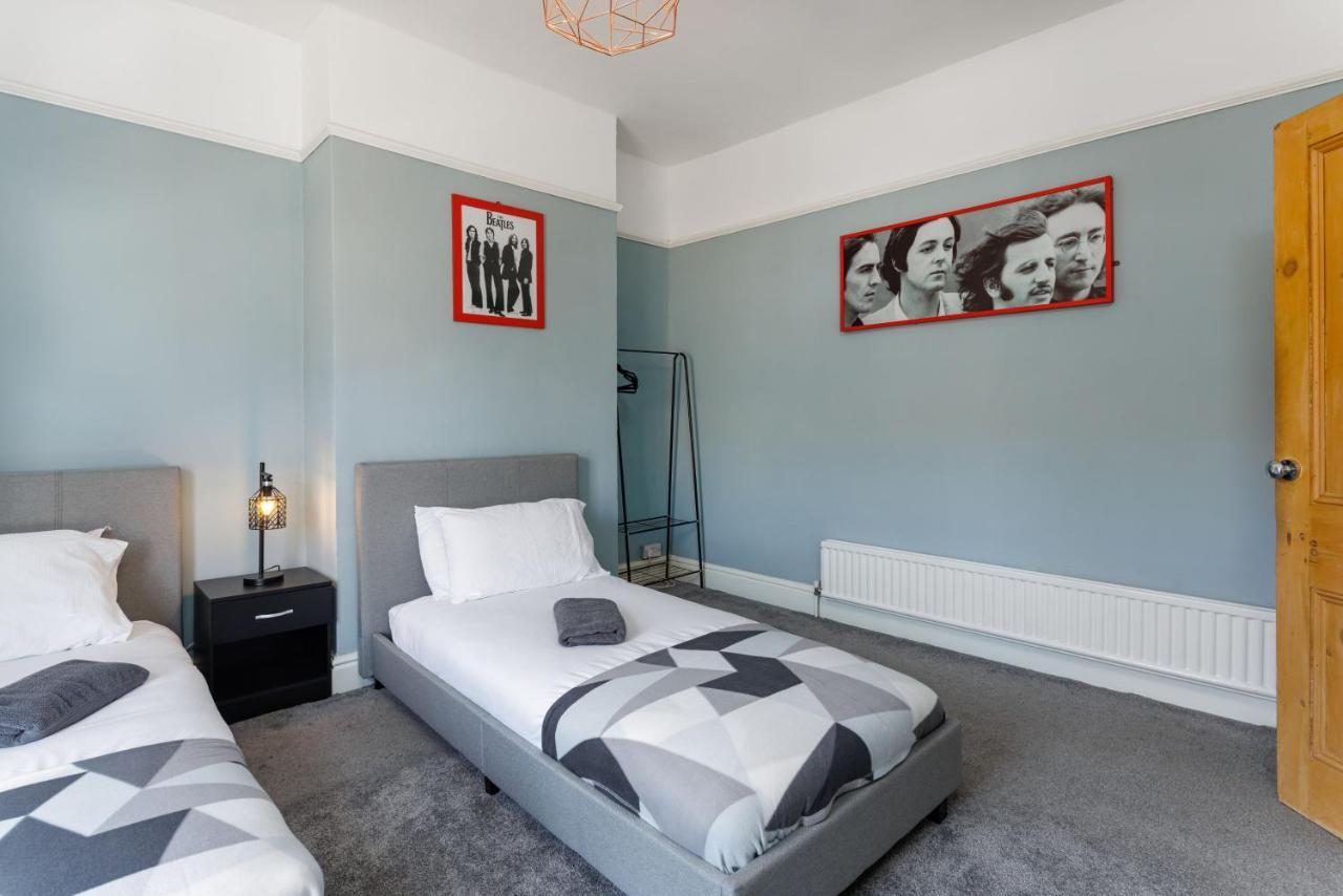Crawford Avenue Retreat